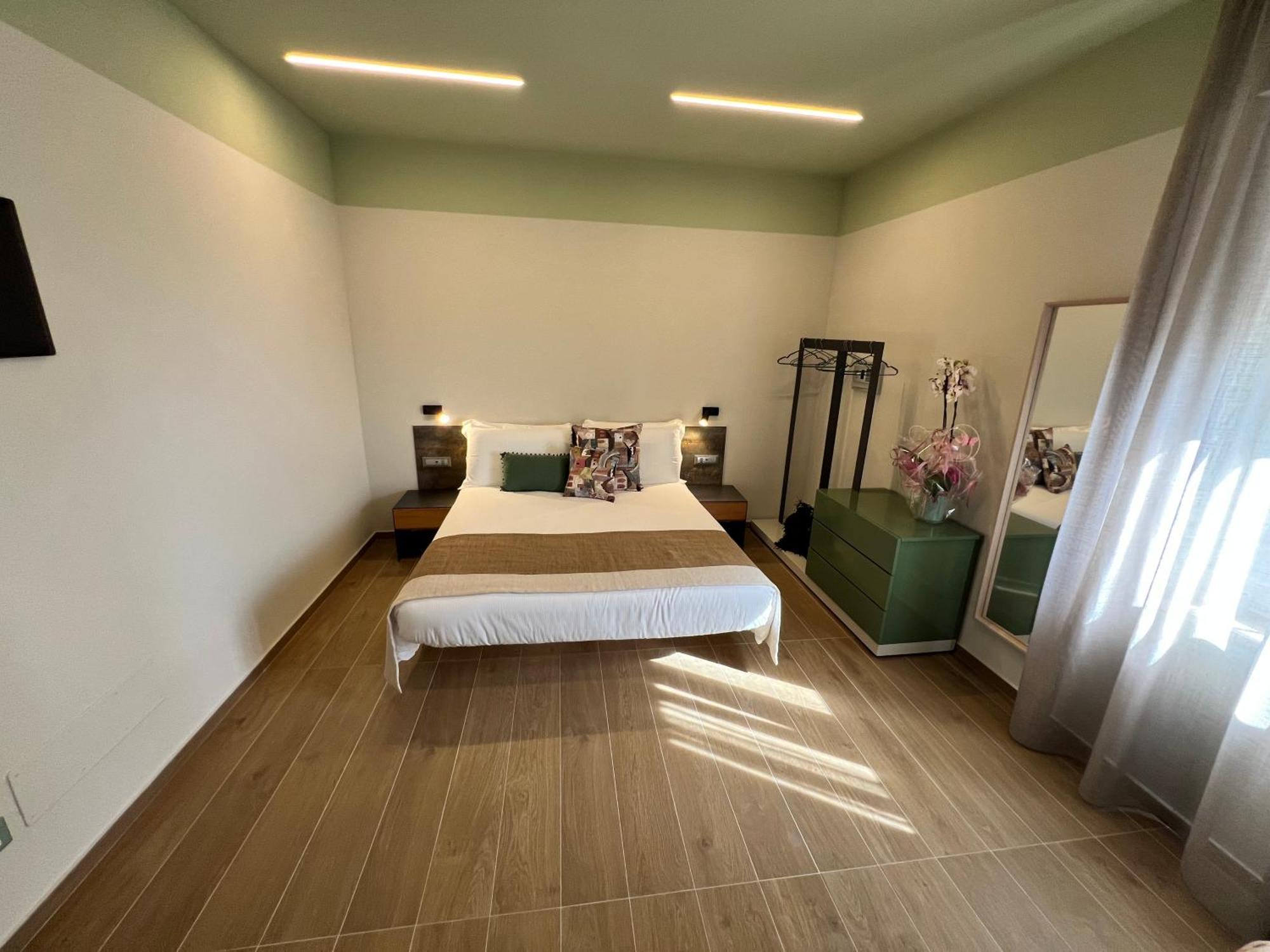 Luci Sul Mare -Boutique Rooms Follonica Bagian luar foto