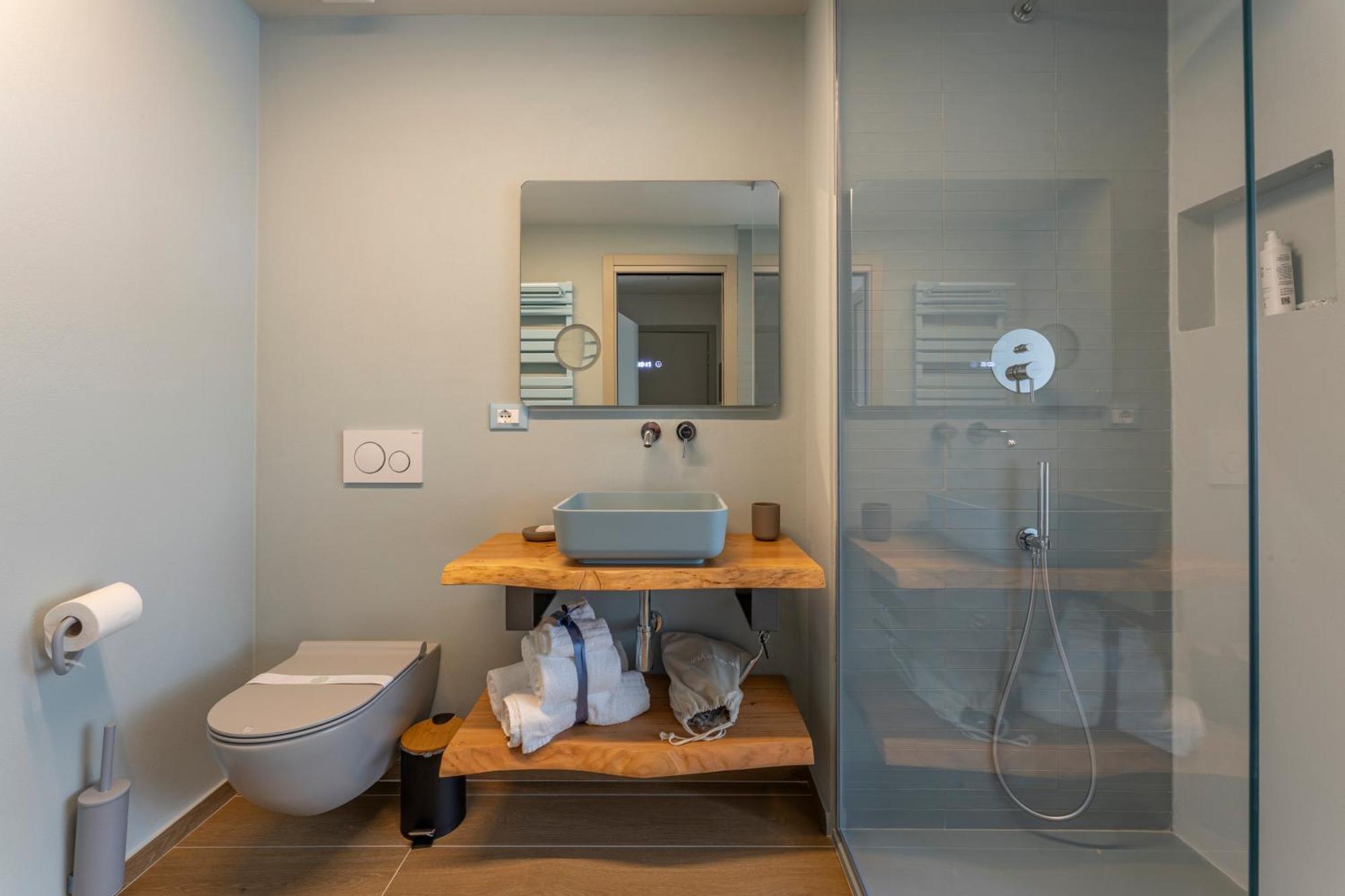 Luci Sul Mare -Boutique Rooms Follonica Bagian luar foto