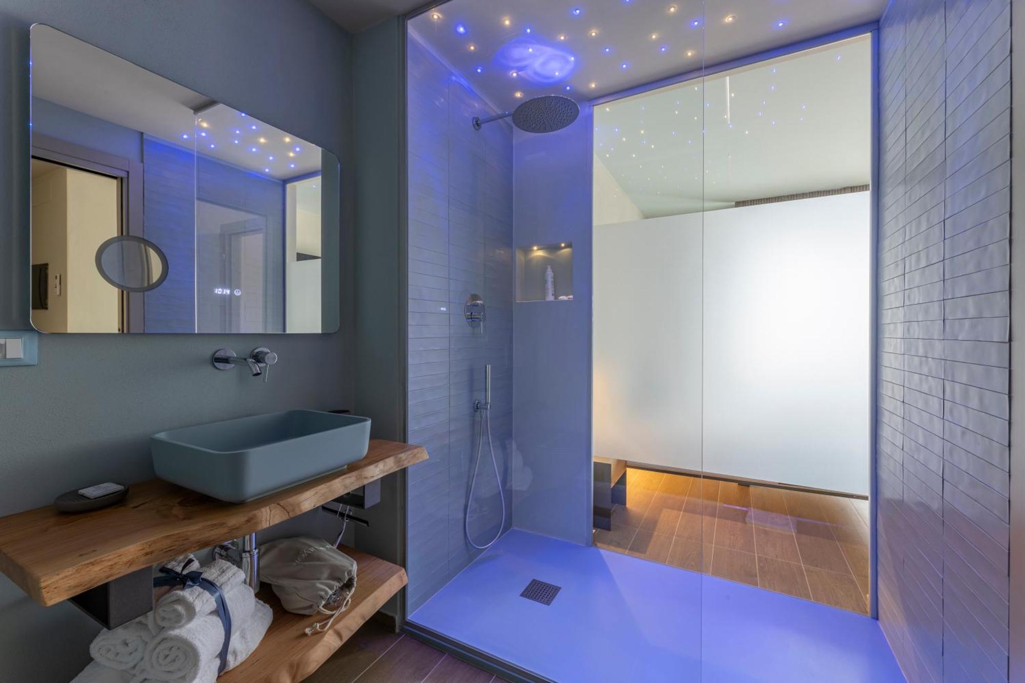 Luci Sul Mare -Boutique Rooms Follonica Bagian luar foto