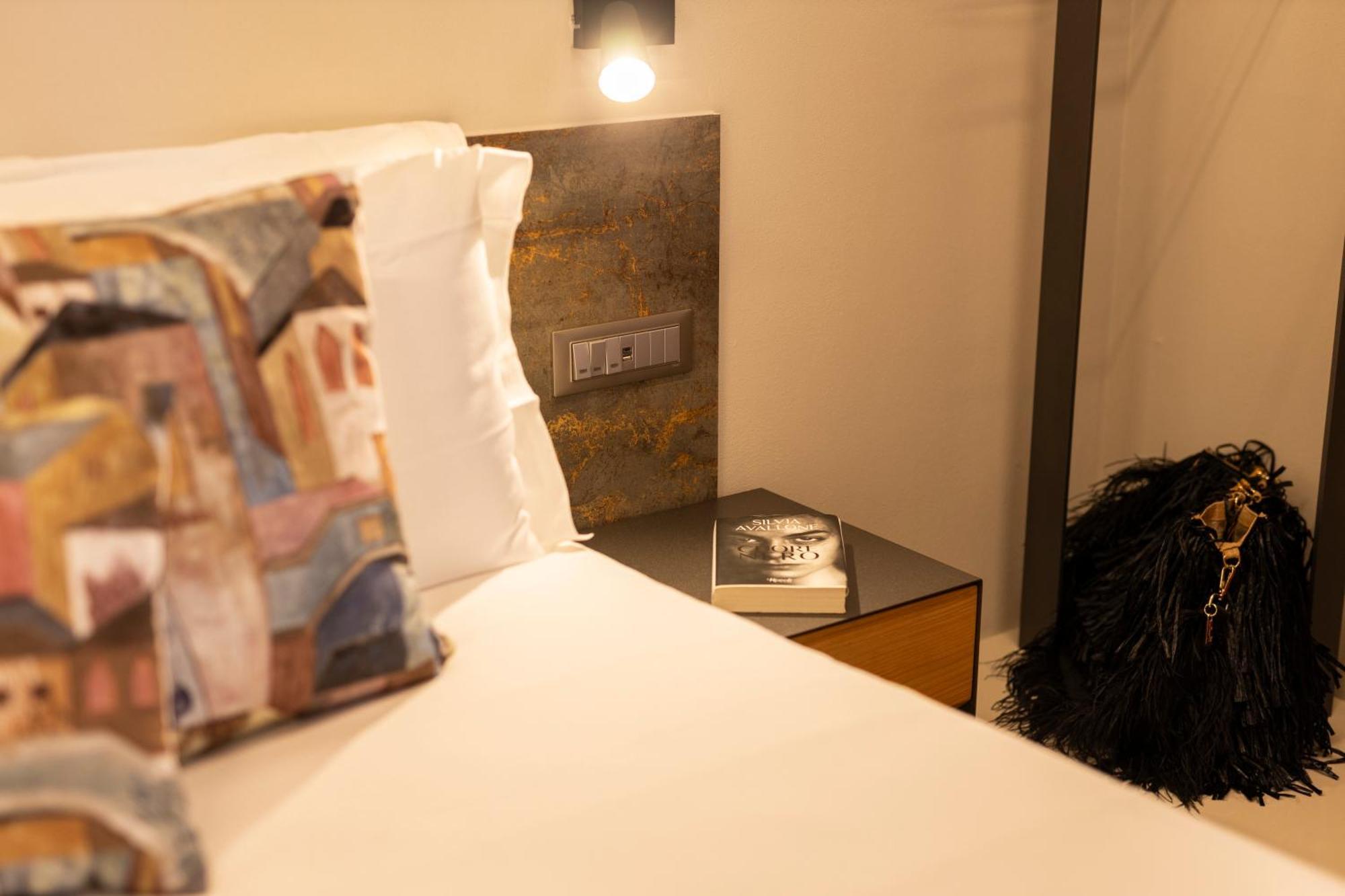 Luci Sul Mare -Boutique Rooms Follonica Bagian luar foto