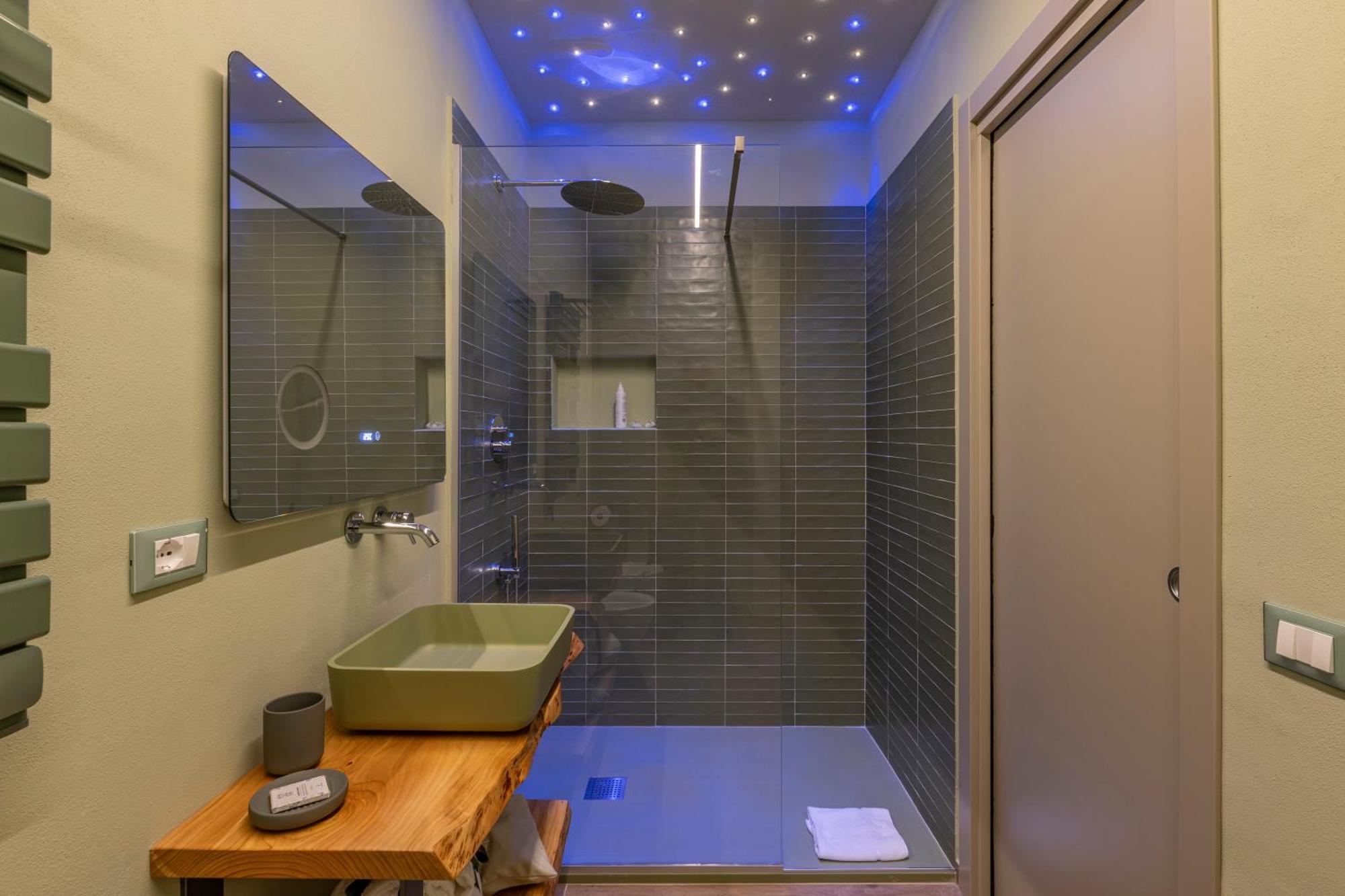 Luci Sul Mare -Boutique Rooms Follonica Bagian luar foto