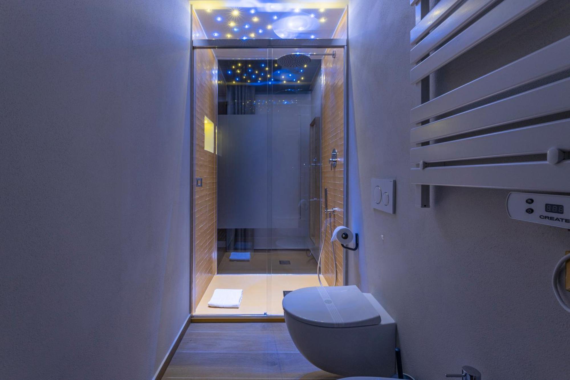 Luci Sul Mare -Boutique Rooms Follonica Bagian luar foto