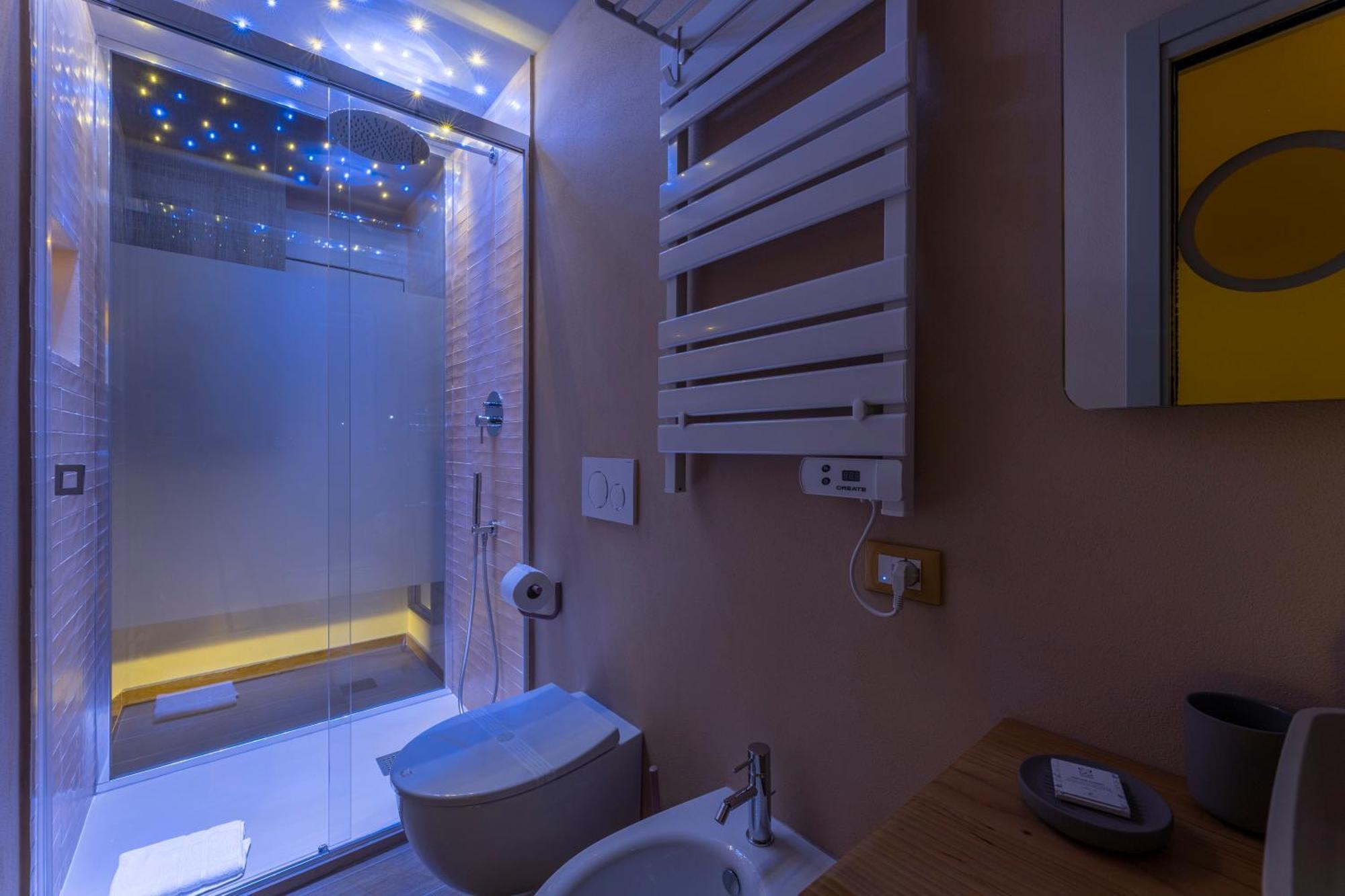 Luci Sul Mare -Boutique Rooms Follonica Bagian luar foto